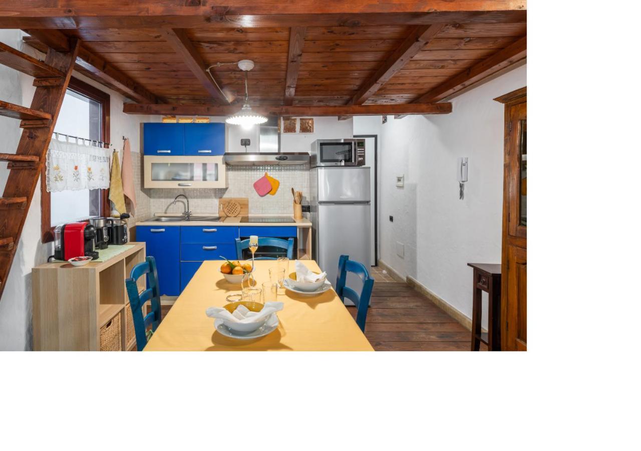 Oldtown Romantic Apartment Cagliari Exterior photo
